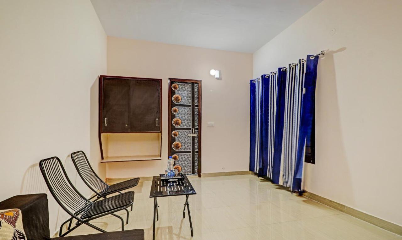 Itsy By Treebo - Divine Inn Chandīgarh Exterior foto