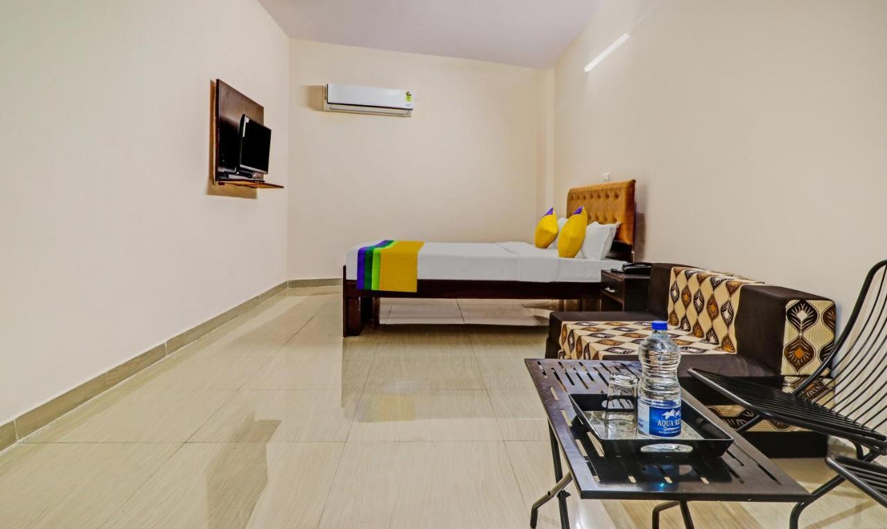 Itsy By Treebo - Divine Inn Chandīgarh Exterior foto